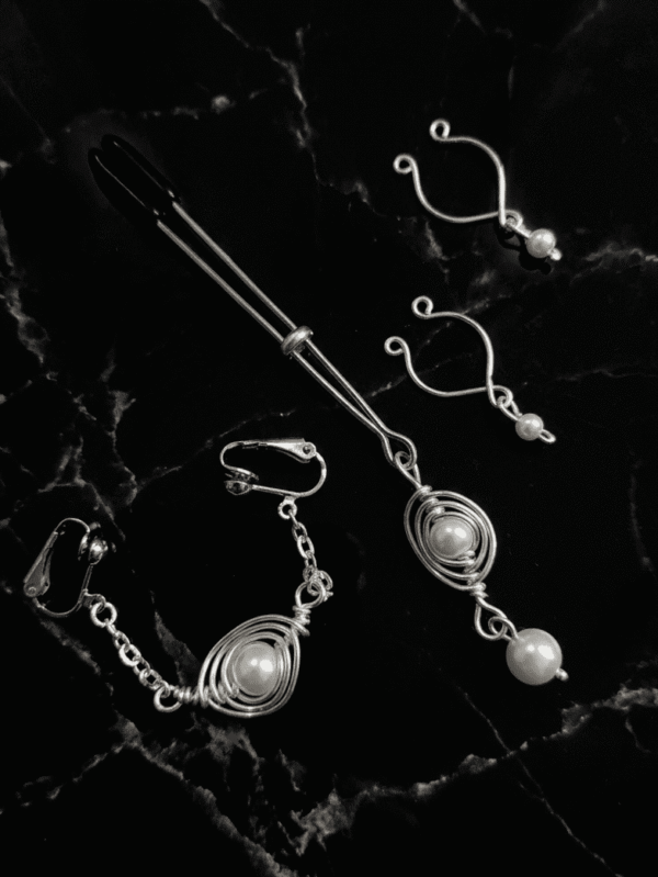 REPIOR SHELL | Labial Symmetry Chains Set | Steel. Achieve an unparalleled aesthetic of anatomical precision with our bespoke adornment collection.