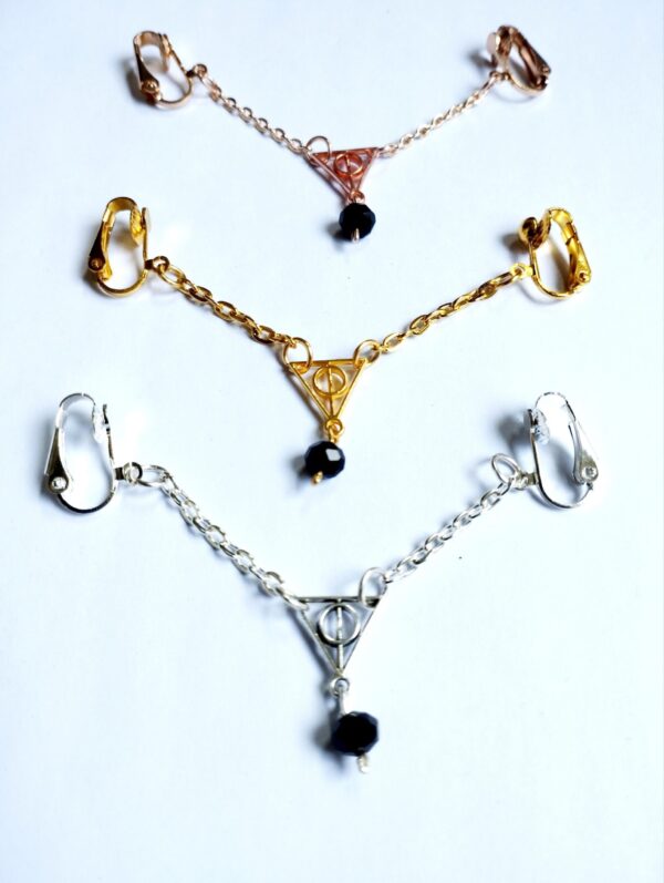 Labia Chain with hanging black crystal
