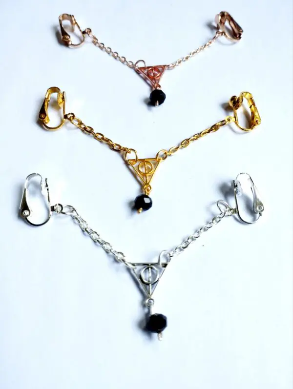 Labia Chain with hanging black crystal