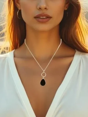 Minimalist Gold Stainless Steel O Ring Necklace with Teardrop Crystal