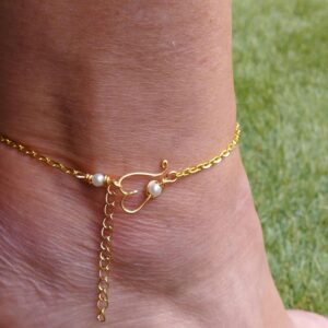 Anklet Bracelet Heart with Crystal Pearls, Minimalist Dainty Foot Jewelry, Discreet Anklet, Delicate Jewelry