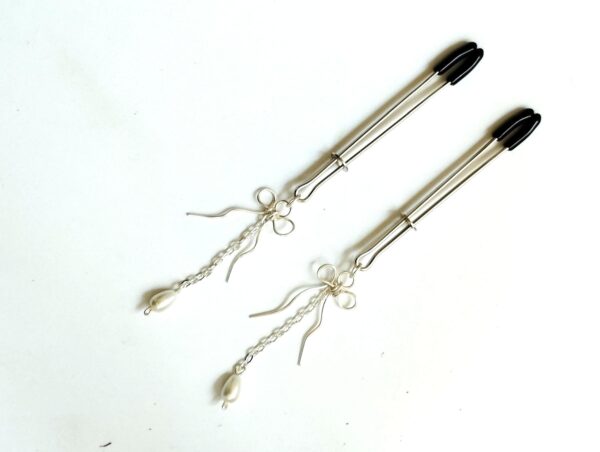 Bow and Pearl Tweezers Nipple clamps, Adjustable nipple Non Piercing Nipple jewelry Sexy Clip on Nipple