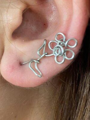 Daisy Flower Climber Earrings Stainless Steel Dainty Boho Earrings Nature Ear Cuff gift Floral Ear Climbers Bohemian Ear Sweep Earrings